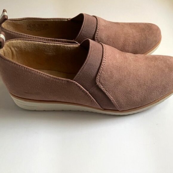 Naturalizer - SOUL Slip On Shoe - Antique Pink - Women's Size 6.5 - *EUC - Picture 4 of 6